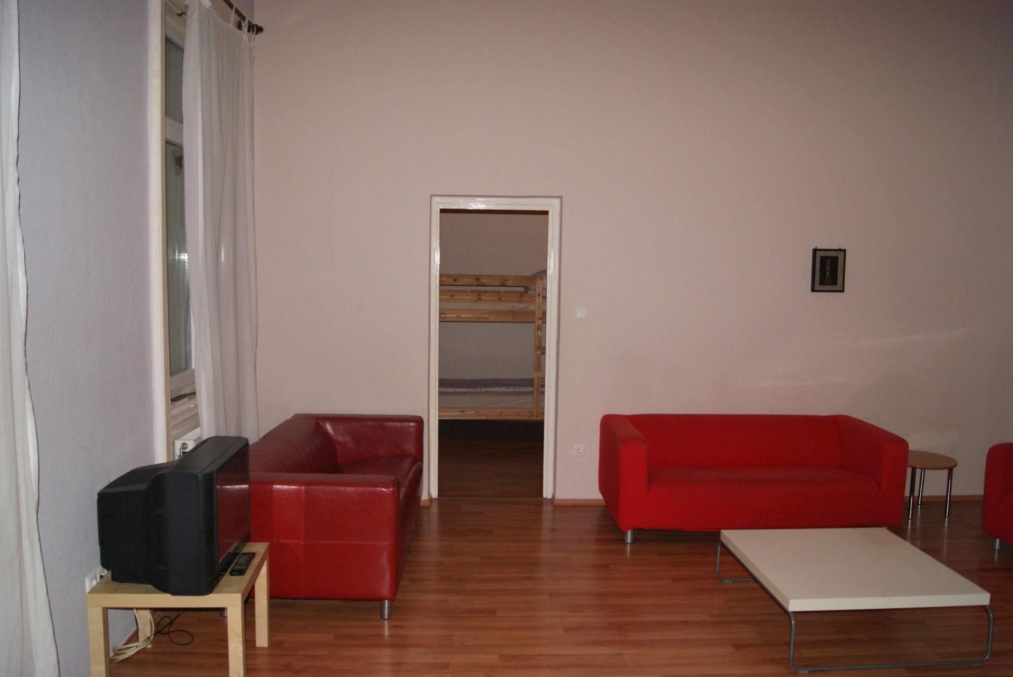 Happy Hostel Budapest Luaran gambar
